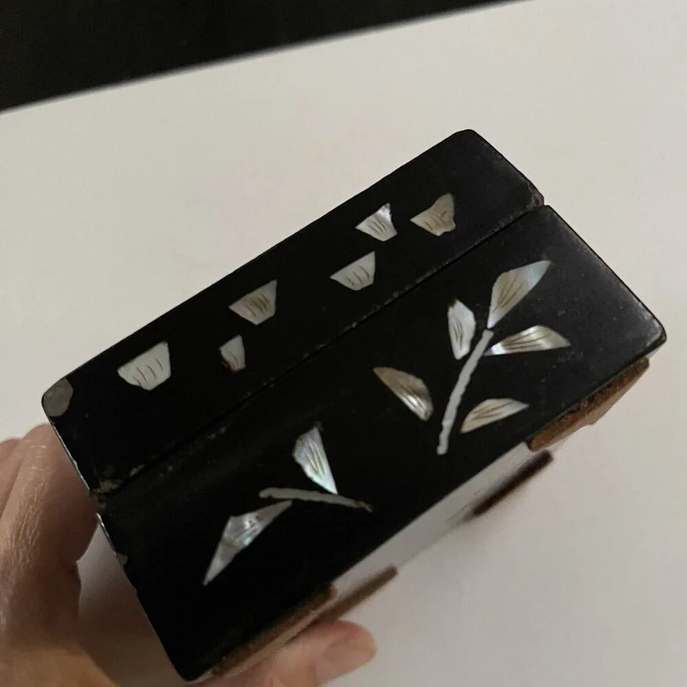 Chinese Mother of Pearl Wood Lacquer Box Old Man Floral Asian Trinket Decor